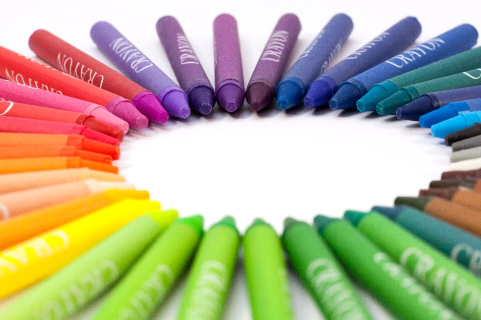 Star color circle crayons