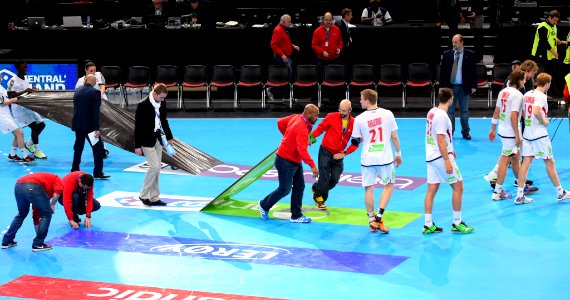 Retrait des sponsors par les bénévoles-GoldenLeague-20160110