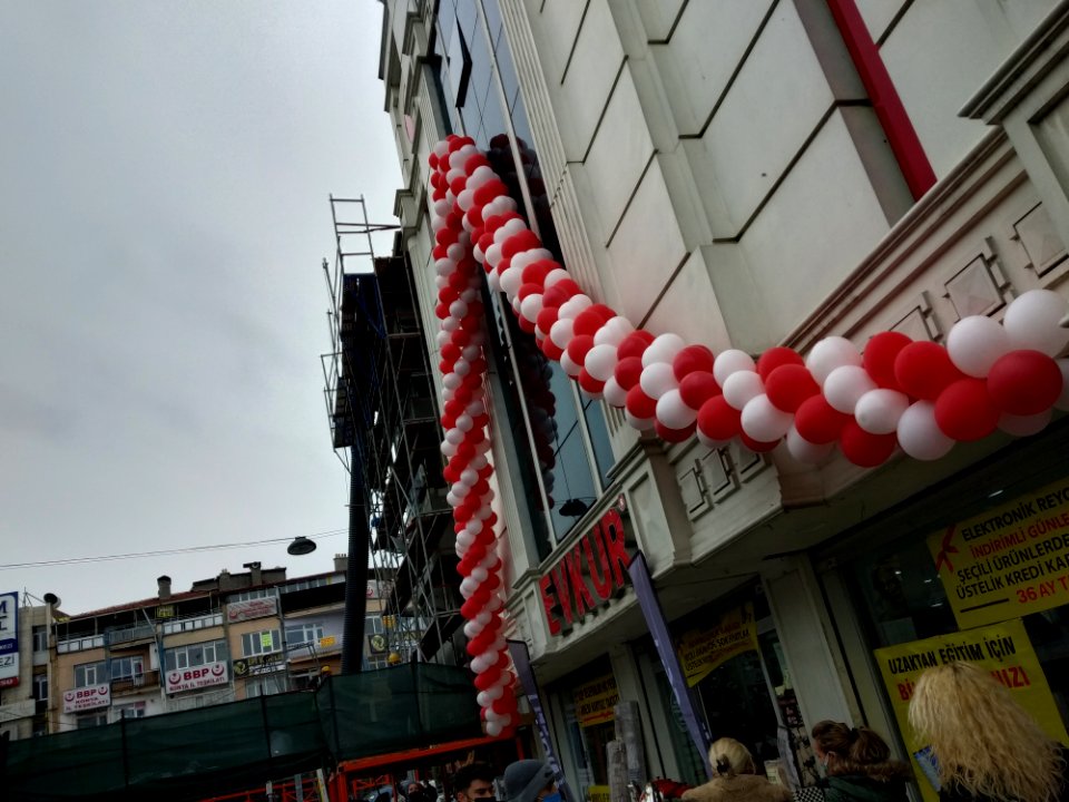 Restorasyon altında Zafer Meydanı 02