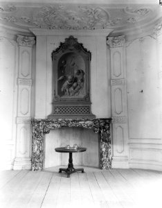 Restauratiewerk aan Paleis Huis ten Bosch , gebouwen en interieurs. Haardpartij , Bestanddeelnr 906-7875