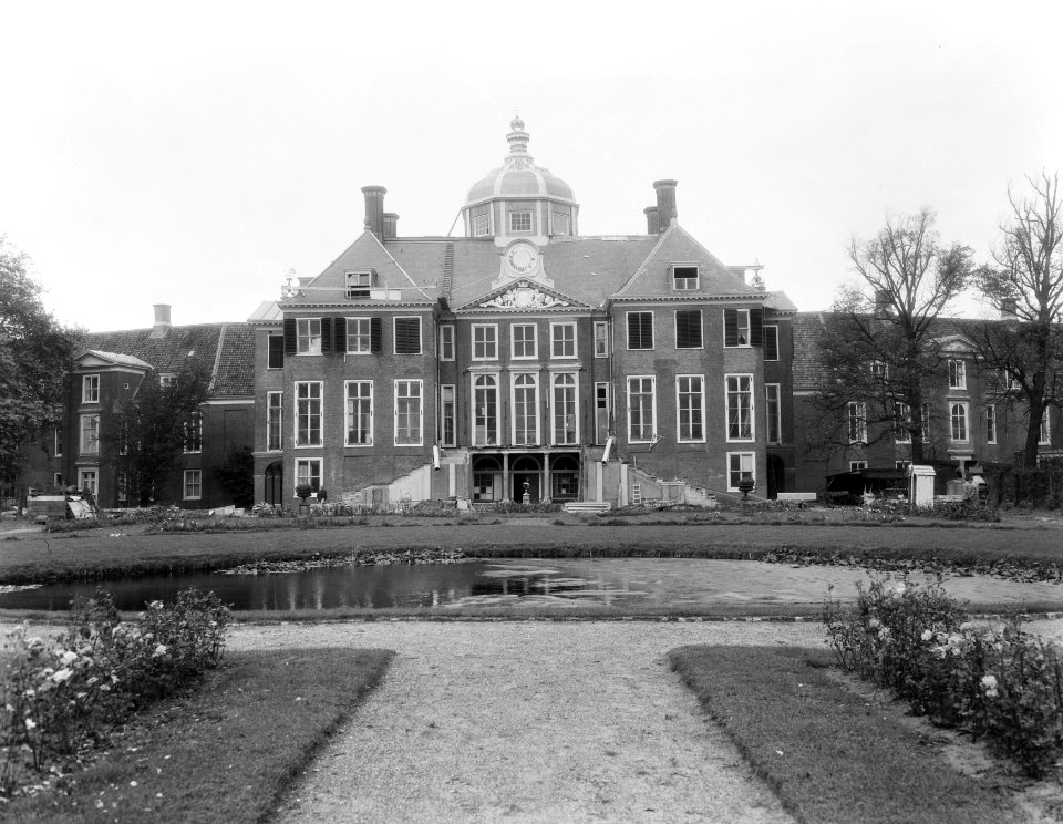 Restauratiewerk aan Paleis Huis ten Bosch , gebouwen en interieurs. Hoofdgebouw, Bestanddeelnr 906-7872