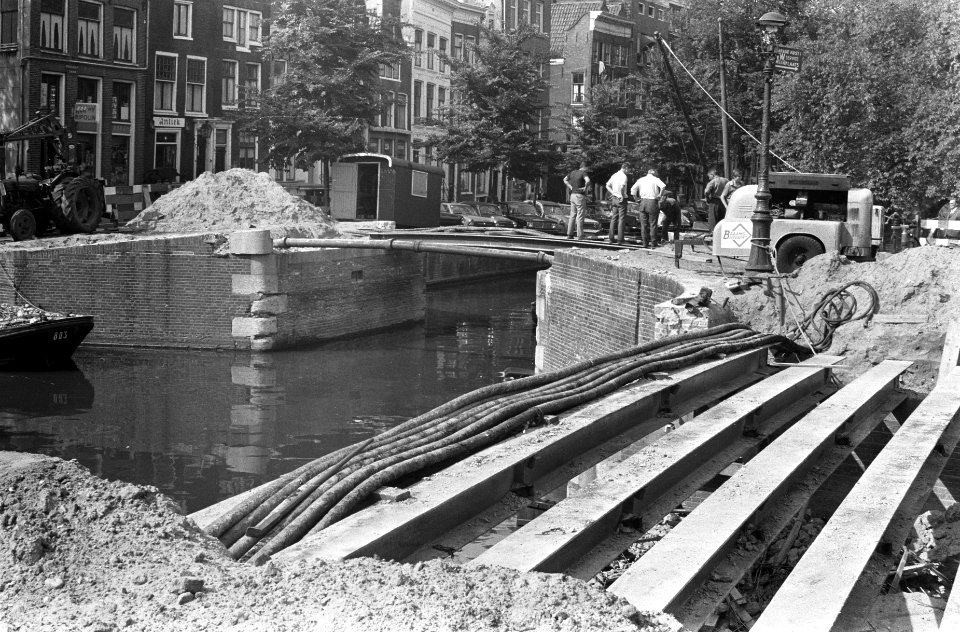 Restauratiewerkzaamheden aan twee bruggen op de Spiegelgracht, Amsterdam, Bestanddeelnr 922-5873