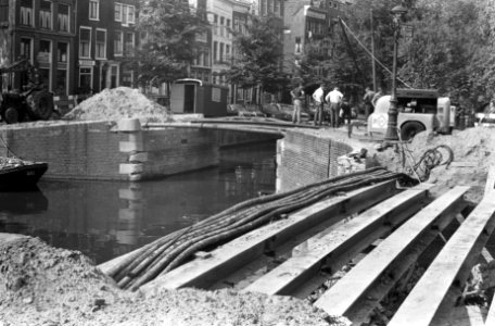 Restauratiewerkzaamheden aan twee bruggen op de Spiegelgracht, Amsterdam, Bestanddeelnr 922-5873