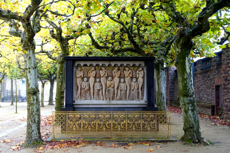 Resurrection - Platanenhain - Mathildenhöhe - Darmstadt, Germany - DSC01540