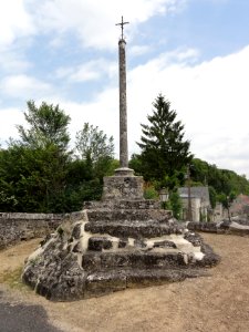 Retheuil (Aisne) croix de cimetière