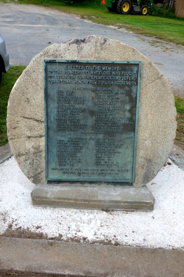 Revolutionary War and War of 1812 memorial - Wheelock, Vermont - DSC04627