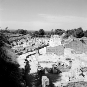 Resten van de Romeinse stad Glanum, iets ten zuiden van Saint-Rémy-de-Provence, Bestanddeelnr 254-0249