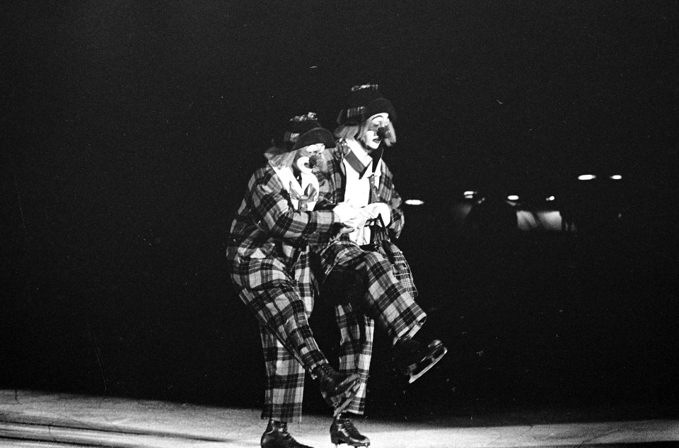 Revues, ijsdansen, kunstschaatsen, clowns, Bestanddeelnr 919-7269