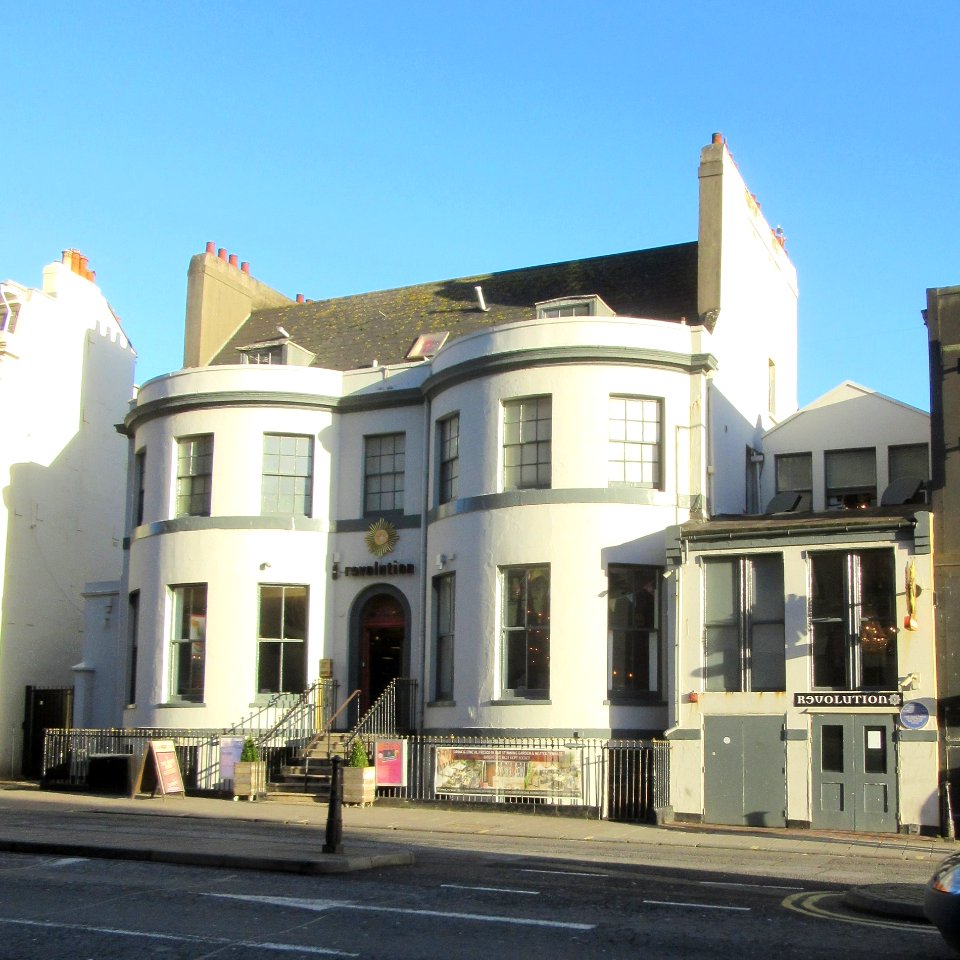 Revolution Bar and Club, 77 West Street, Brighton (NHLE Code 1381096) (January 2017) (2)