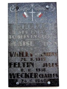 Rhodes (Moselle) église, plaque mémorial de guerre