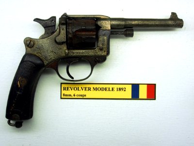Revolver Modele 1892, 8mm 6 rounds, Musée Somme 1916, pic-034
