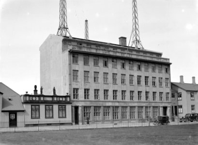 Reykjavik Gebouw van de IJslandse staatsradio met op het dak zendmasten, Bestanddeelnr 190-0308