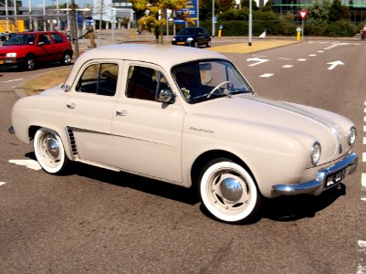 Renault Dauphine DE-89-92 pic3