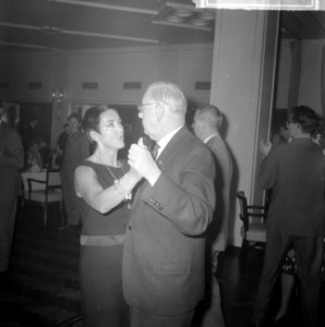 Reunie Carltonhotel der lichte muziek Victor van Vriesland met Rika Jansen, Bestanddeelnr 915-5801