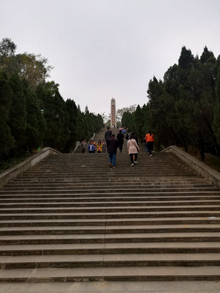 Revolutionary Martyr Monument in Guanlan Renmin Park, picture2