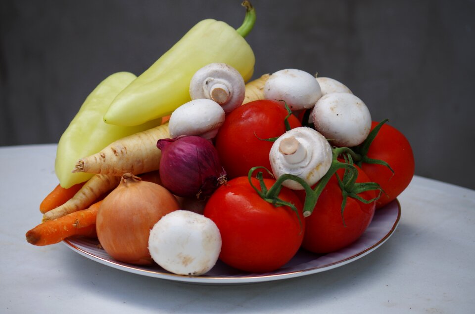 Tomatoes mushrooms paprika