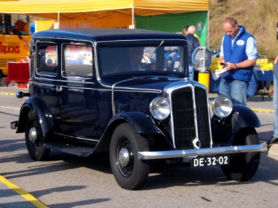 Renault MONA-QUATRE dutch licence registration DE-32-02 pic3