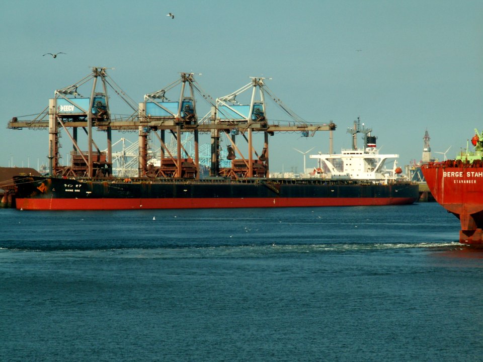 Rhine Ore - IMO 8802923 - Callsign JMMN p4, Port of Rotterdam, Holland 08-Jul-2006