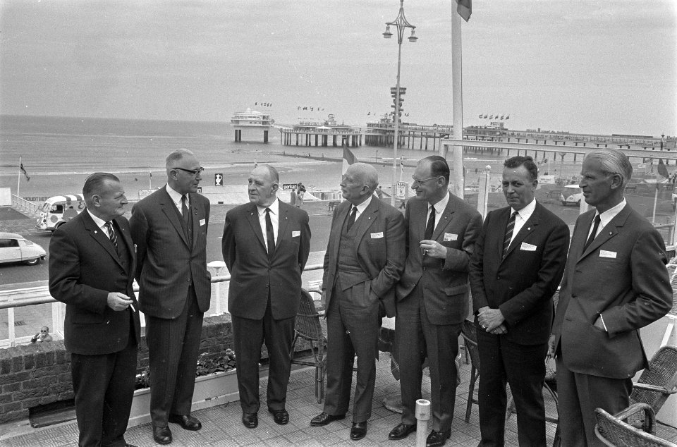 Reunie van Nederlanders in Kurhaus (door Jappen gevangen genomen), Bestanddeelnr 920-3505