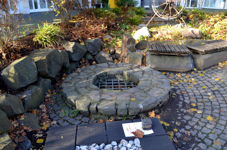 Rennerod, Tiefbrunnen, Hauptstraße, bei Nr. 65 (1)