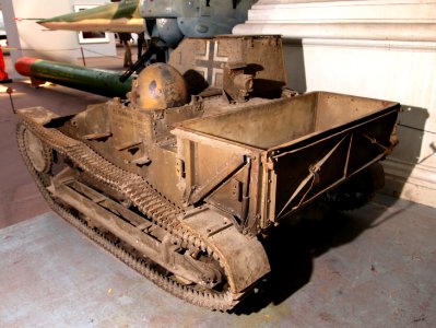 Renault UE 630 pic5