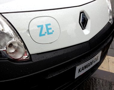 Renault Kangoo Z.E. front logo