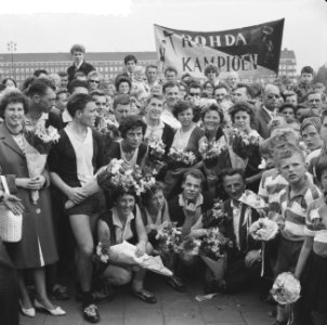 Rhoda tegen Blauw-Wit korfbal Twaalftal van Rhoda in de bloemen, Bestanddeelnr 912-5610