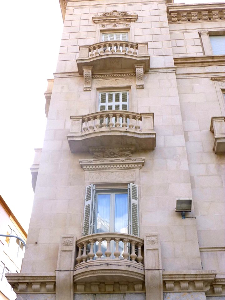 Reus - Edificio de La Caixa (Plaza del Pintor Fortuny) 2