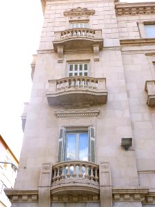 Reus - Edificio de La Caixa (Plaza del Pintor Fortuny) 2 photo