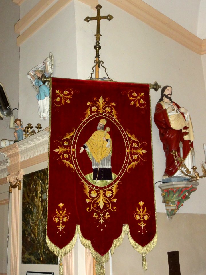 Rhodes (Moselle) église, bannière de procession, un saint