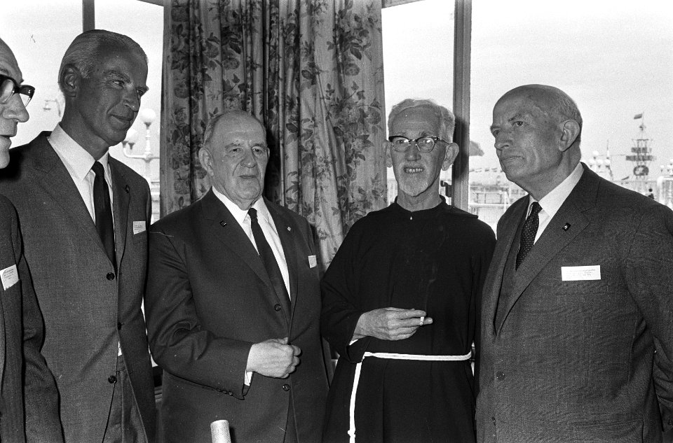 Reunie van Nederlanders in Kurhaus (door Jappen gevangen genomen), Bestanddeelnr 920-3508
