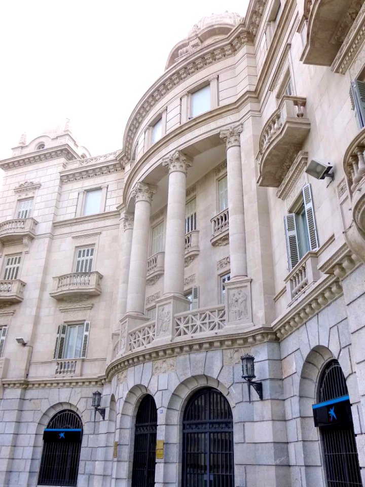 Reus - Edificio de La Caixa (Plaza del Pintor Fortuny) 1