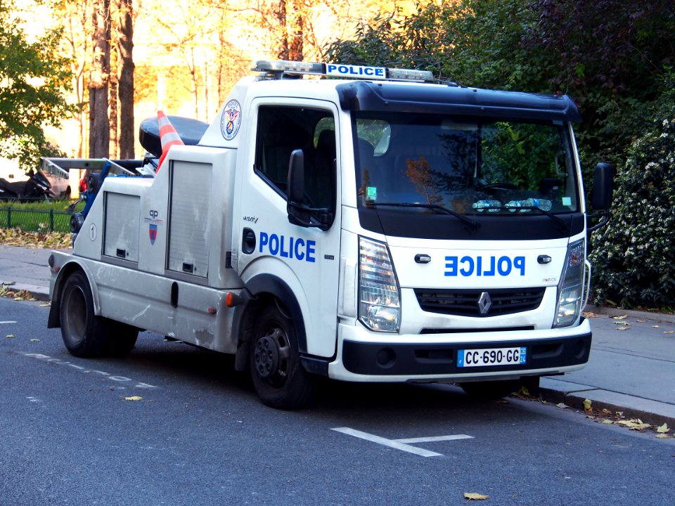 Renault Maxity150dxi DOSTL police Paris