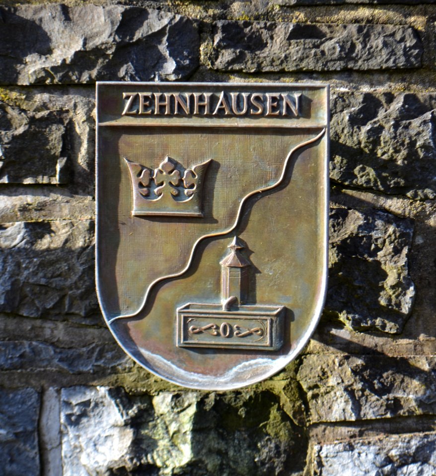Rennerod, Brunnenanlage Wappen Zehnhausen