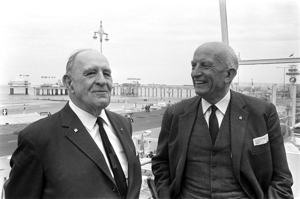 Reunie van Nederlanders in Kurhaus (door Jappen gevangen genomen), Bestanddeelnr 920-3507