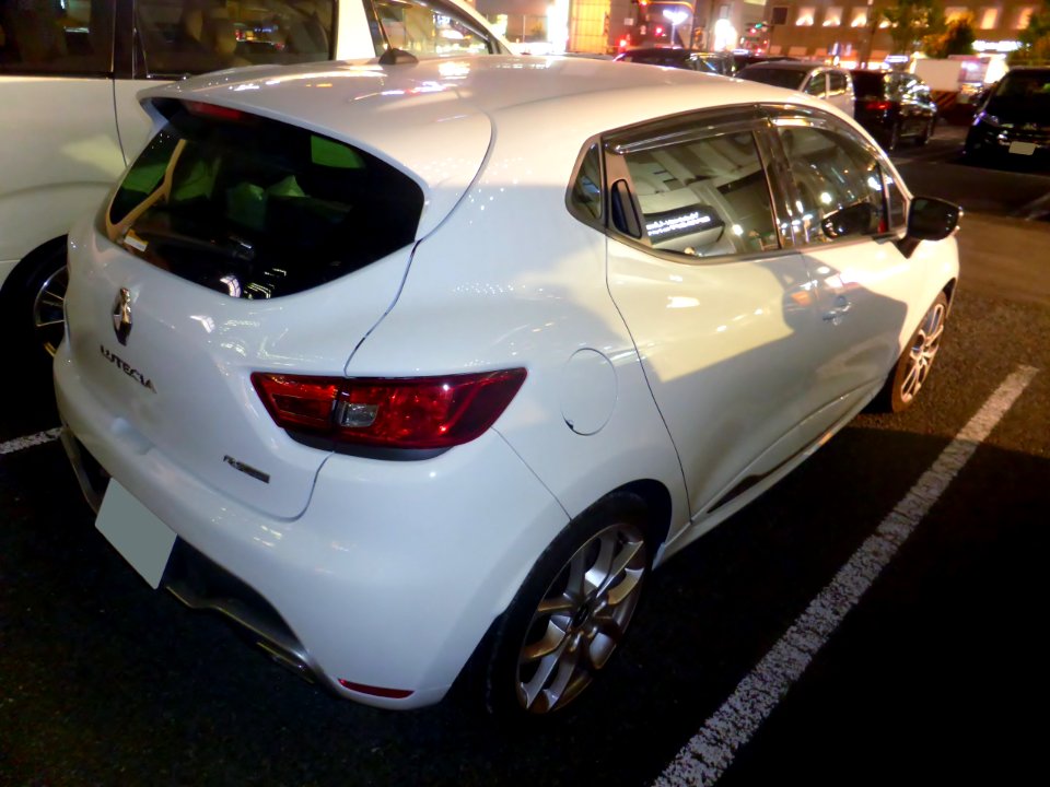 Renault LUTECIA IV R.S. CHASSIS SPORT at night rear