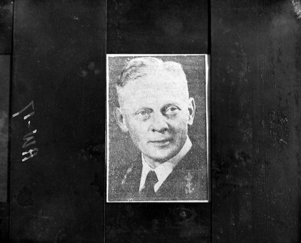 Reproductie van een foto van de minister van marine J.J.A. Schagen van Leeuwen, Bestanddeelnr 10028