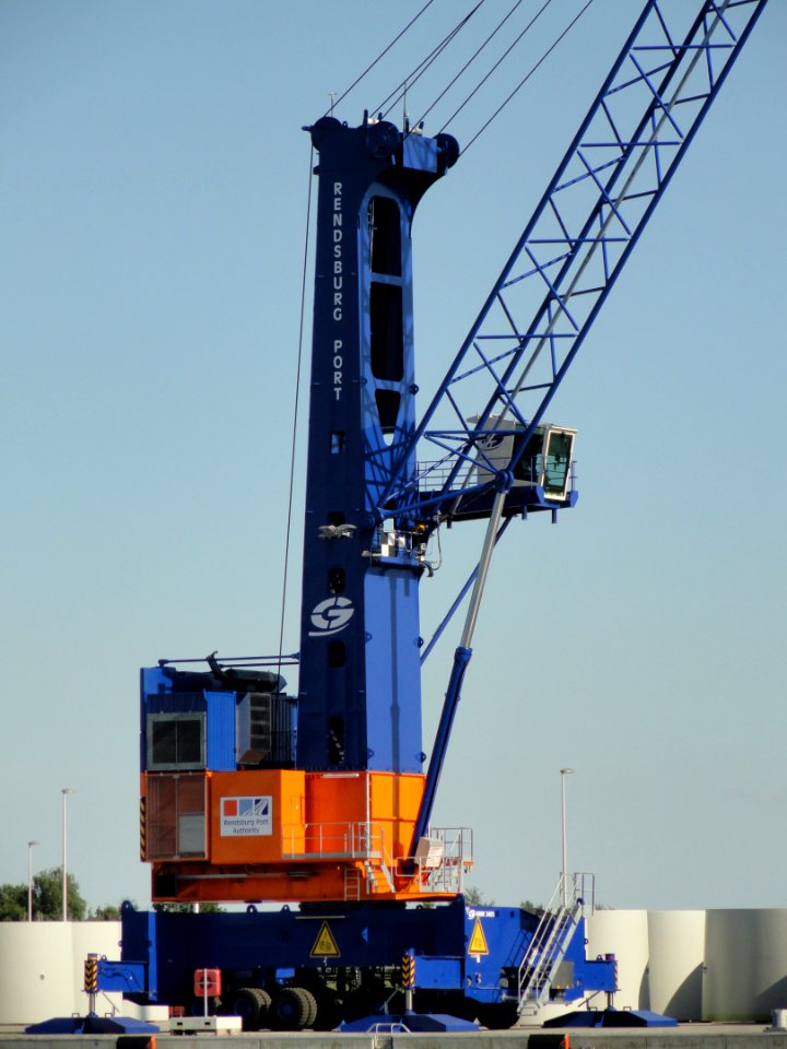 RENDSBURG HARBOR CRANES pic-004