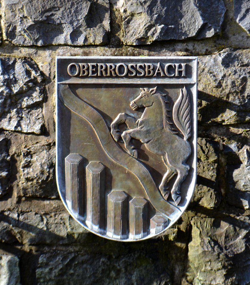 Rennerod, Brunnenanlage Wappen Oberrossbach