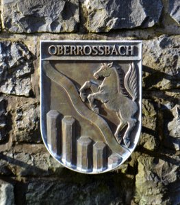 Rennerod, Brunnenanlage Wappen Oberrossbach