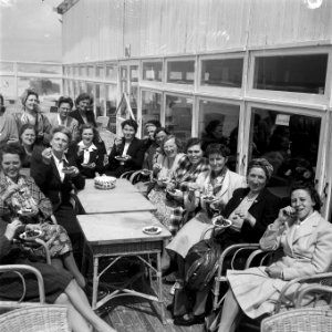 Reunie Marinevrouwen Bergen aan Zee, Bestanddeelnr 902-8081 photo