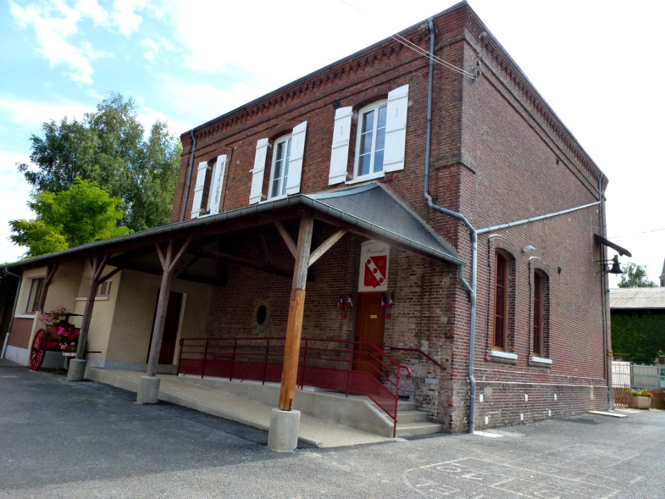 Renneville (Ardennes) mairie et école