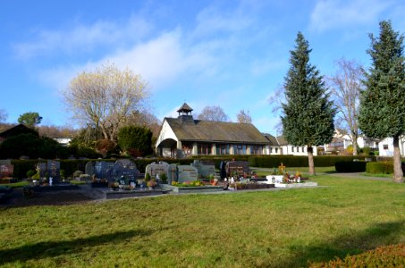 Rennerod, Friedhof, Trauerhalle (1)