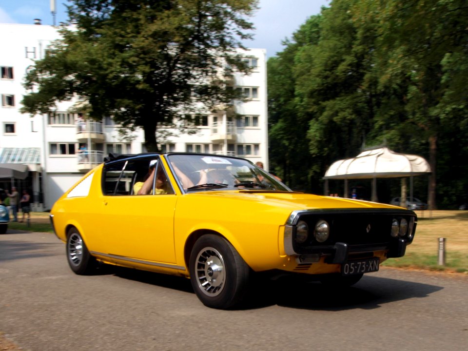 Renault R17 TL (1073) pic-001