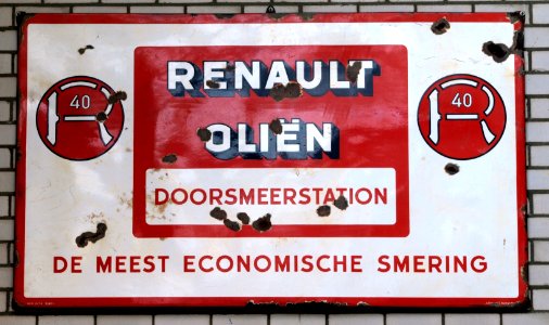 RENAULT OLIEN, Enamel advert sign at the den hartog ford museum pic-045