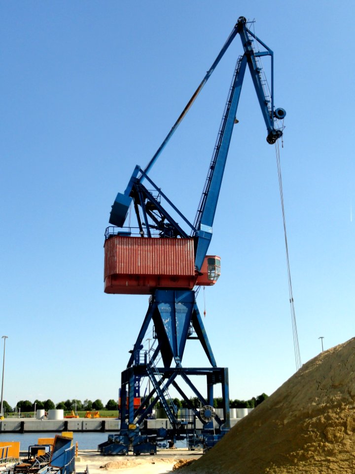 RENDSBURG HARBOR CRANES pic-001