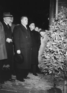Reportage eerste steenlegging nieuwbouw hoofdkantoor nhm, Bestanddeelnr 253-6527