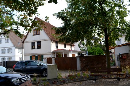 Rendel, Lindenplatz 1