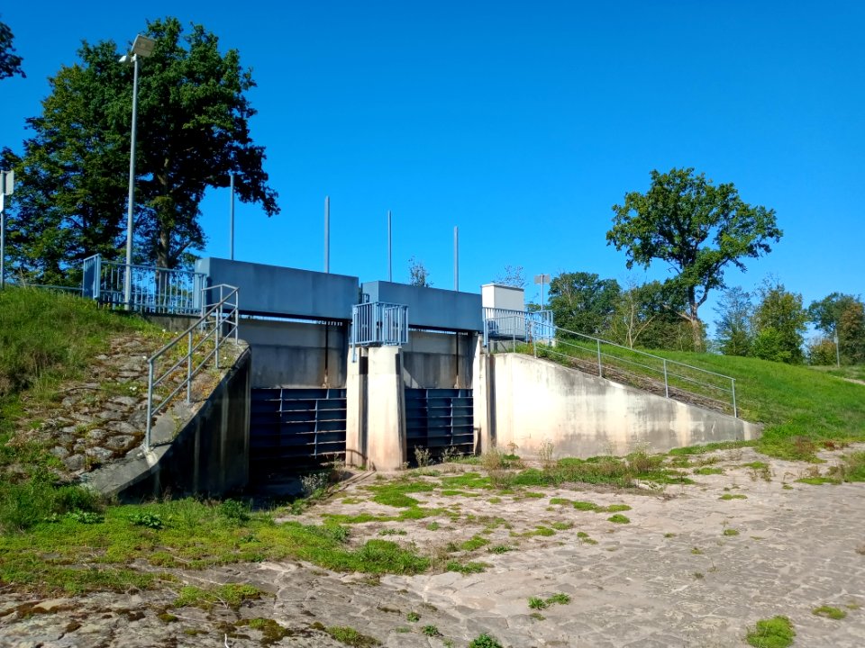 Rench-Flutkanal, Ein- und Auslassbauwerk Hürben