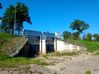 Rench-Flutkanal, Ein- und Auslassbauwerk Hürben